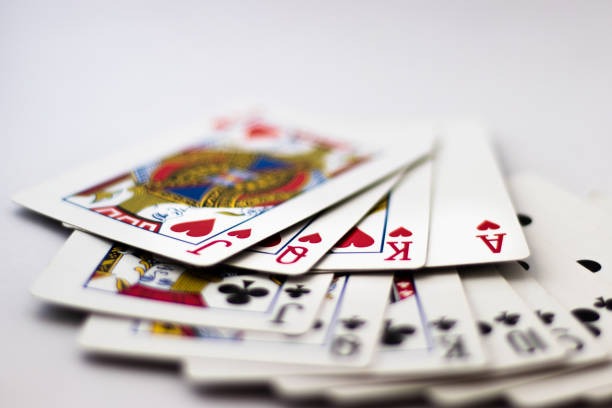 Live chat interface on Shio Table, showing player messages and dealer responses in English and Indonesian